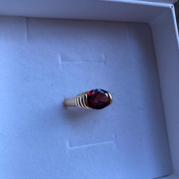 LIKE NEW - Mejuri Heirloom Ring, size 8 - Picture 6 of 8